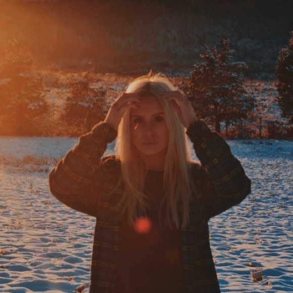 Meet your Posher, Abby - Picture 1 of 1